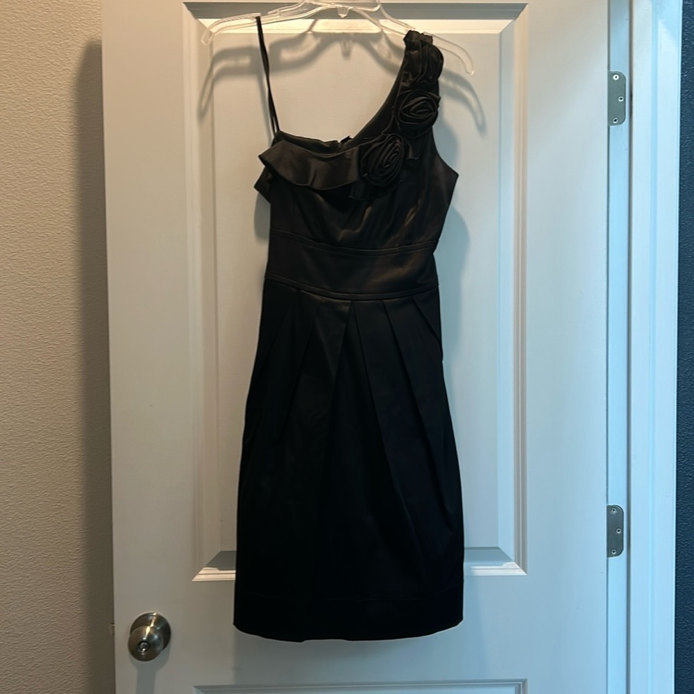 Black cocktail dress worn once. Size 11. - Picture 1 of 4
